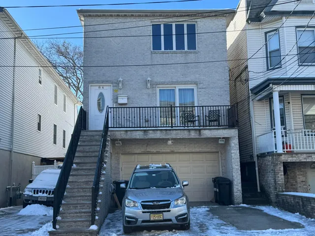$3,000 | 86 West 16th Street, Bayonne, NJ 07002