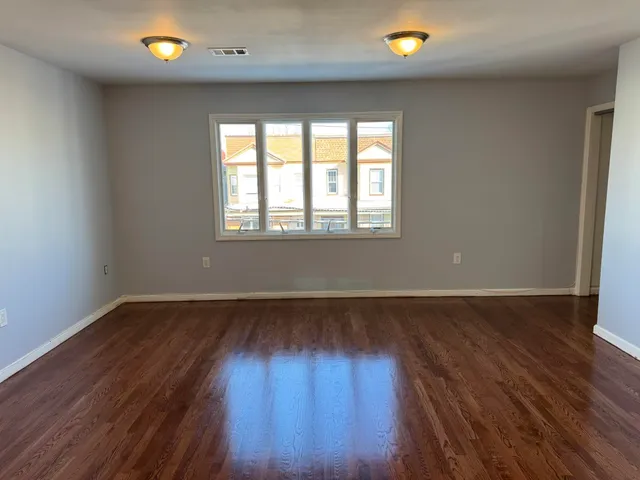 $3,000 | 86 West 16th Street, Bayonne, NJ 07002