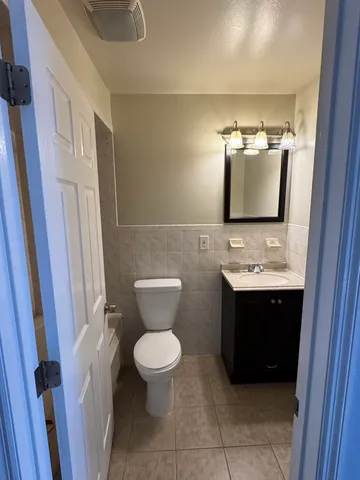 $3,000 | 86 West 16th Street, Bayonne, NJ 07002