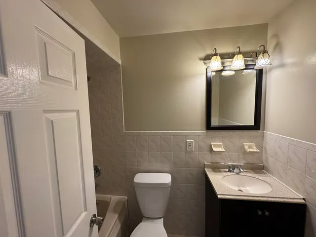 $3,000 | 86 West 16th Street, Bayonne, NJ 07002