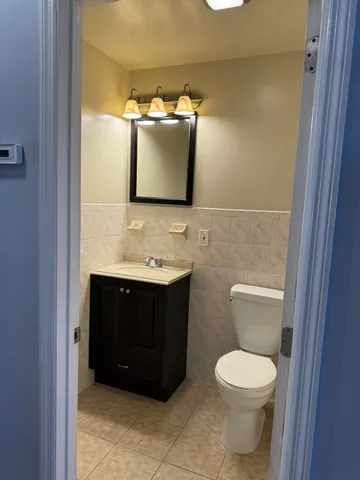 $3,000 | 86 West 16th Street, Bayonne, NJ 07002