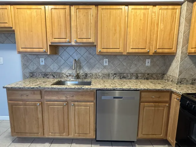 $3,000 | 86 West 16th Street, Bayonne, NJ 07002