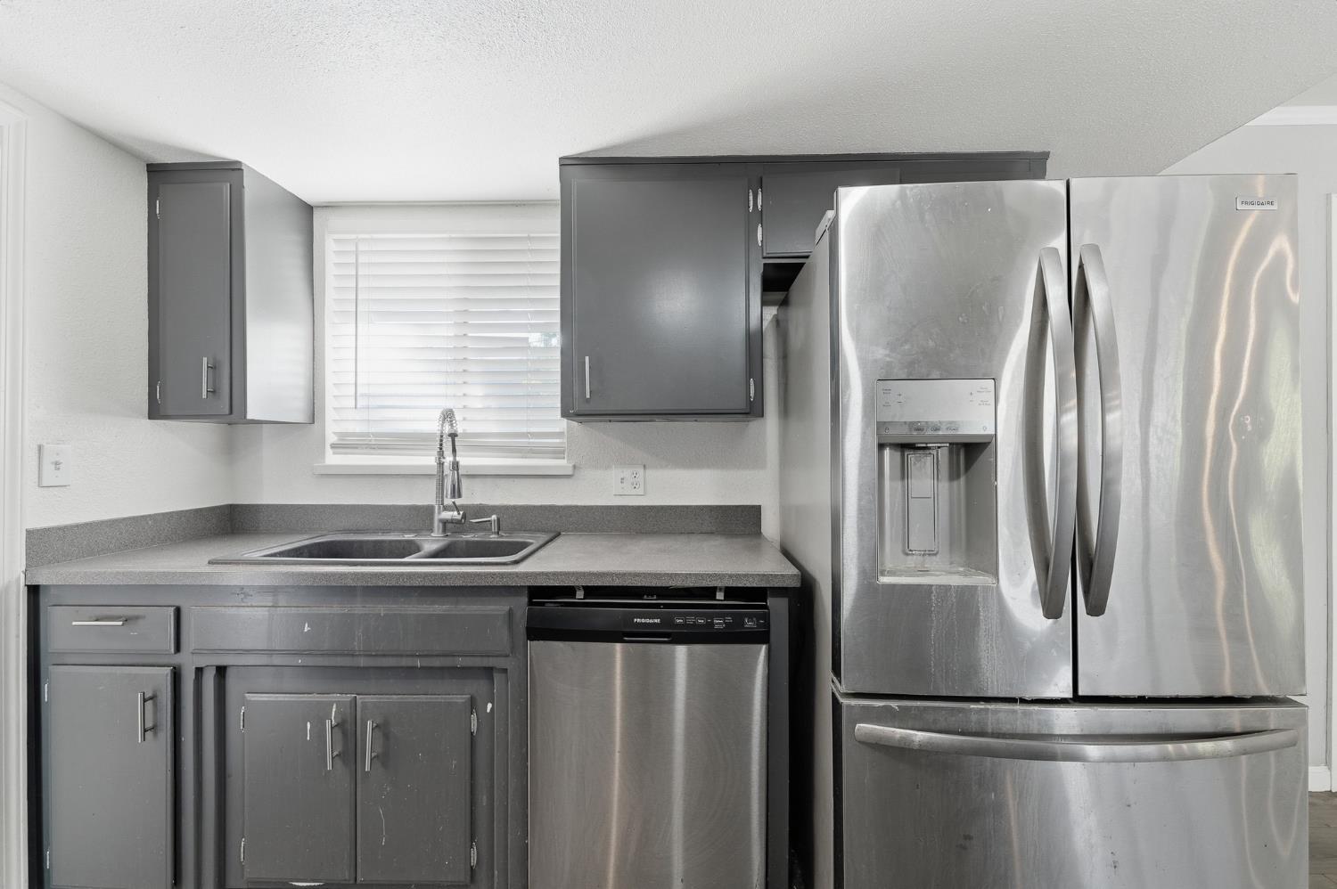 1225 Chehalem Drive Modesto, CA 95350 - Photo 11 of 37