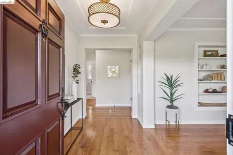 $1,295,000 | 2363 Leimert Boulevard, Oakland, CA 94602