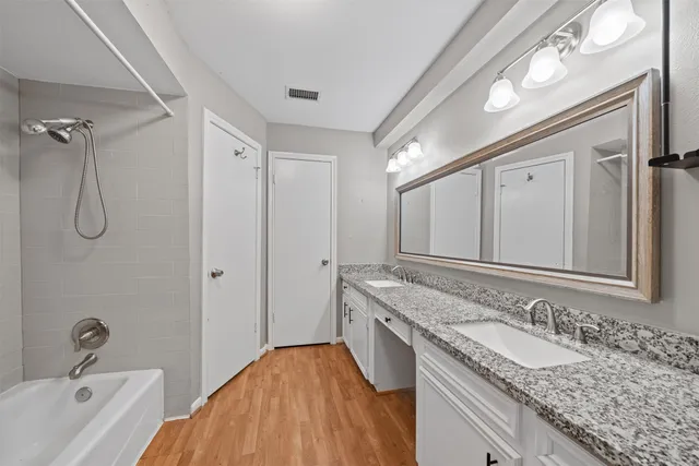 $290,000 | 5711 Lorinowoods Drive, Houston, TX 77066