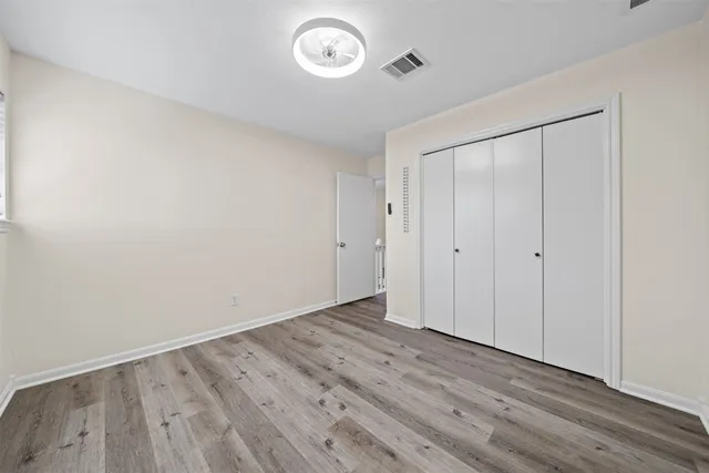 $290,000 | 5711 Lorinowoods Drive, Houston, TX 77066