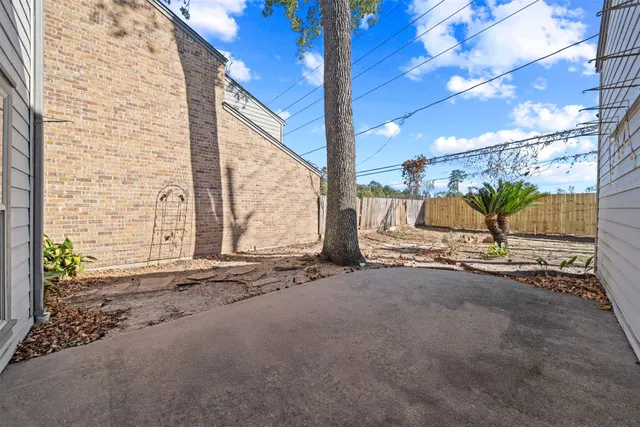 $290,000 | 5711 Lorinowoods Drive, Houston, TX 77066