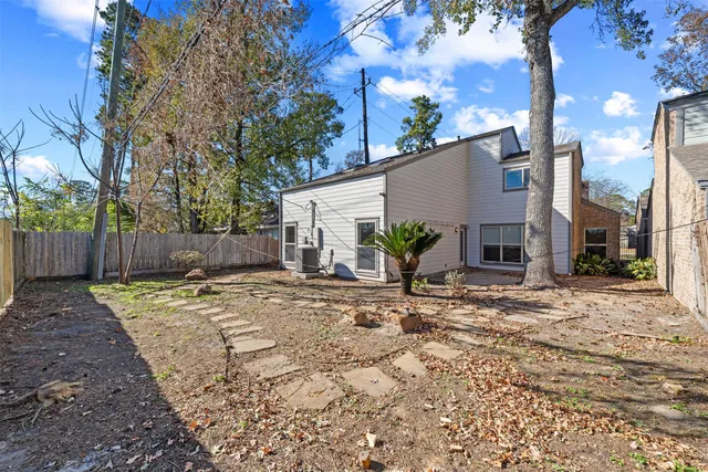 $290,000 | 5711 Lorinowoods Drive, Houston, TX 77066