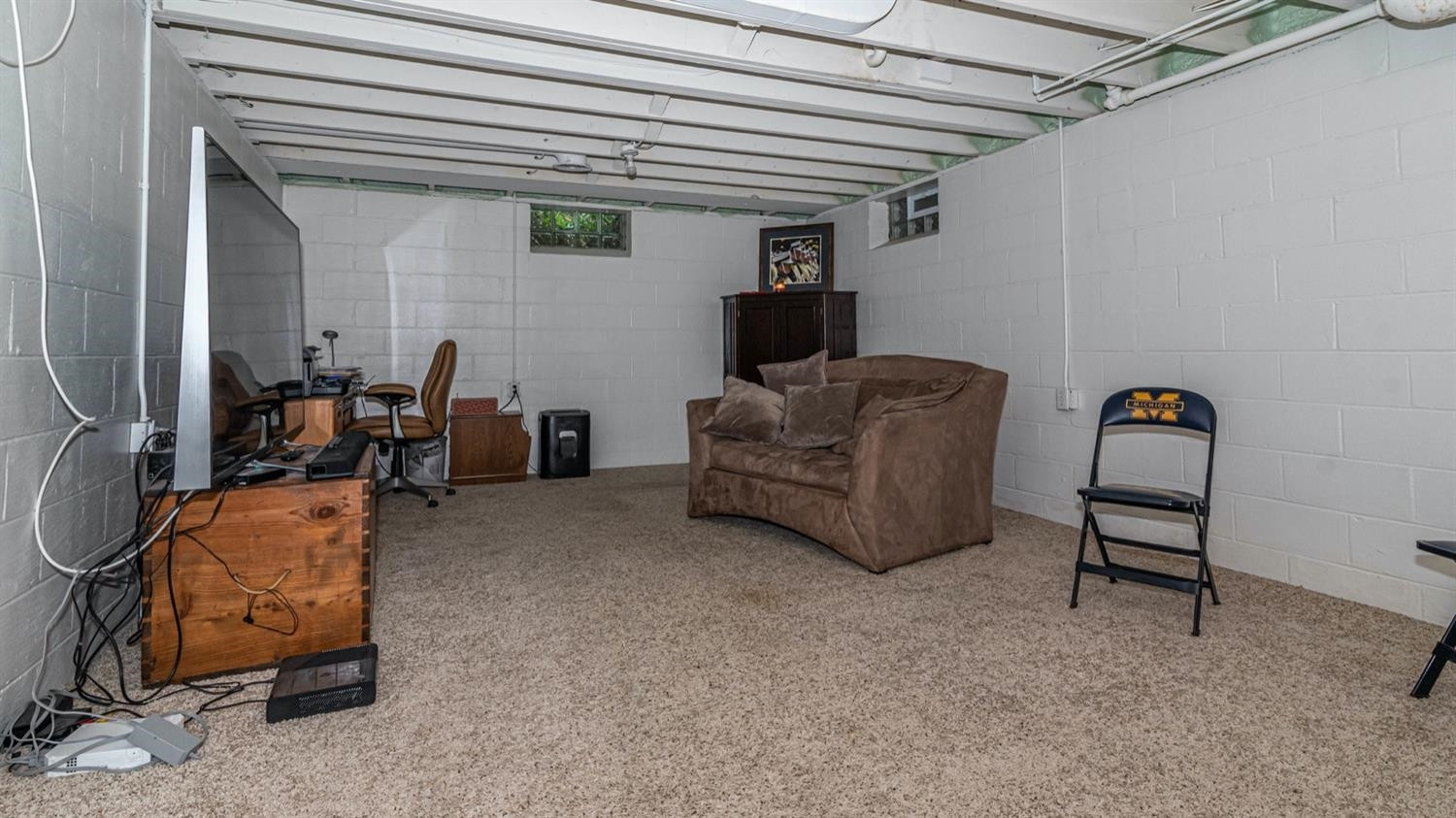 1611 Cherokee Road Ann Arbor, MI 48104 - Photo 40 of 42 Photo 40