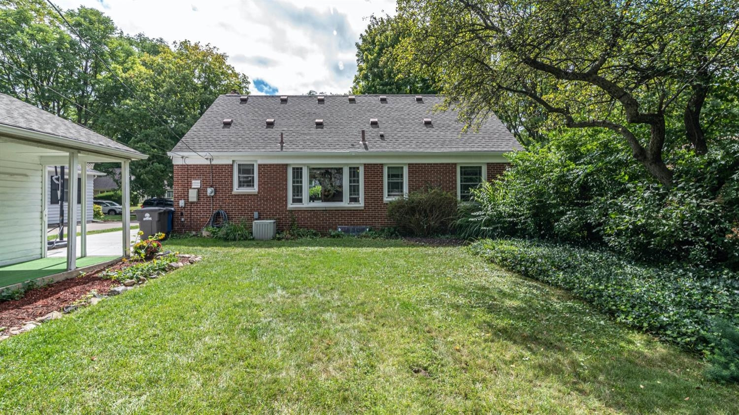 1611 Cherokee Road Ann Arbor, MI 48104 - Photo 7 of 42 Photo 7