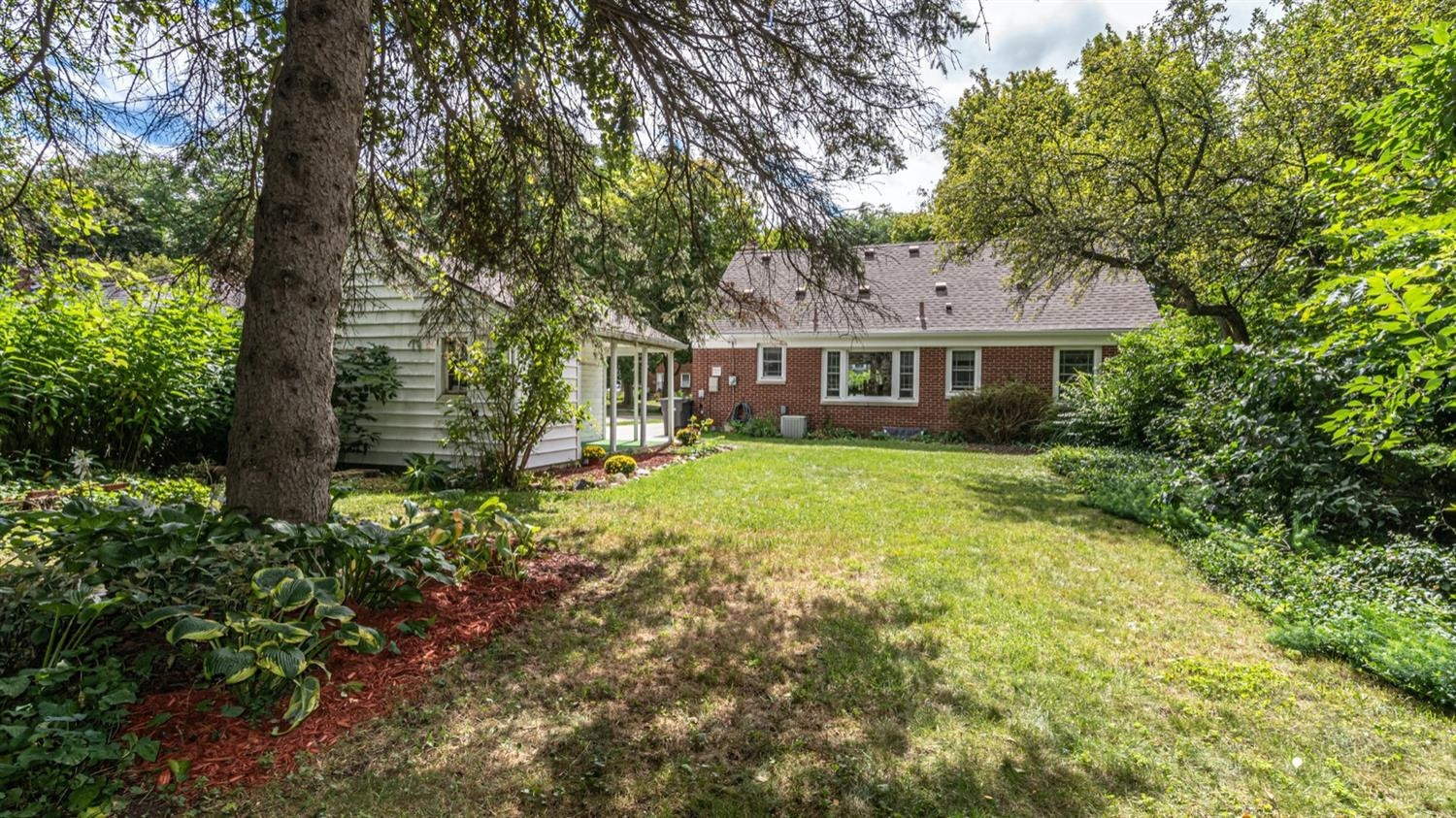 1611 Cherokee Road Ann Arbor, MI 48104 - Photo 8 of 42 Photo 8