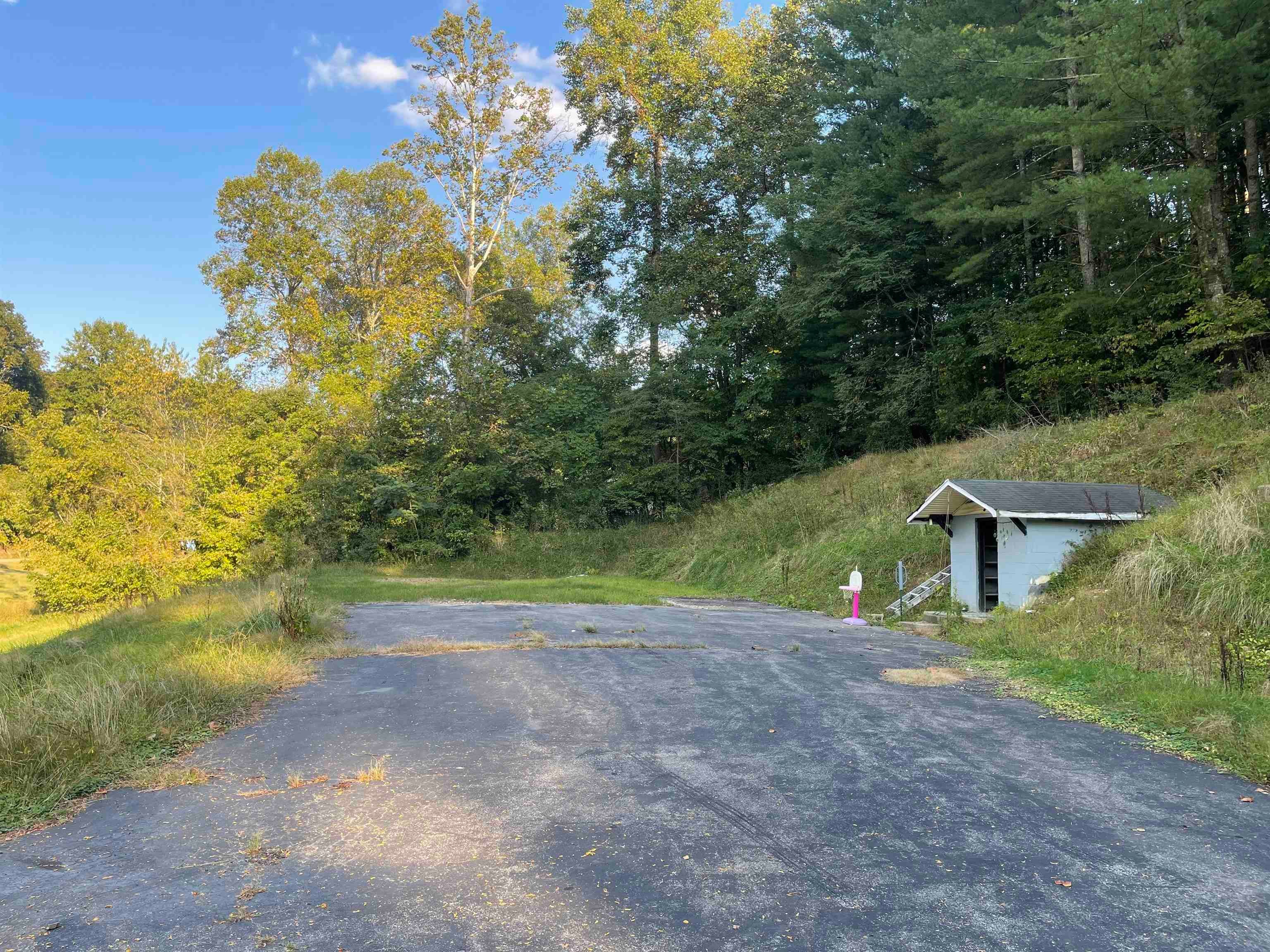 4312 McComas Road Salt Rock, WV 25559 - Photo 4 of 17 Gallery Image 4