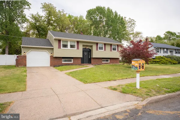 $420,000 | 23 Springlane Drive, Blackwood, NJ 08012