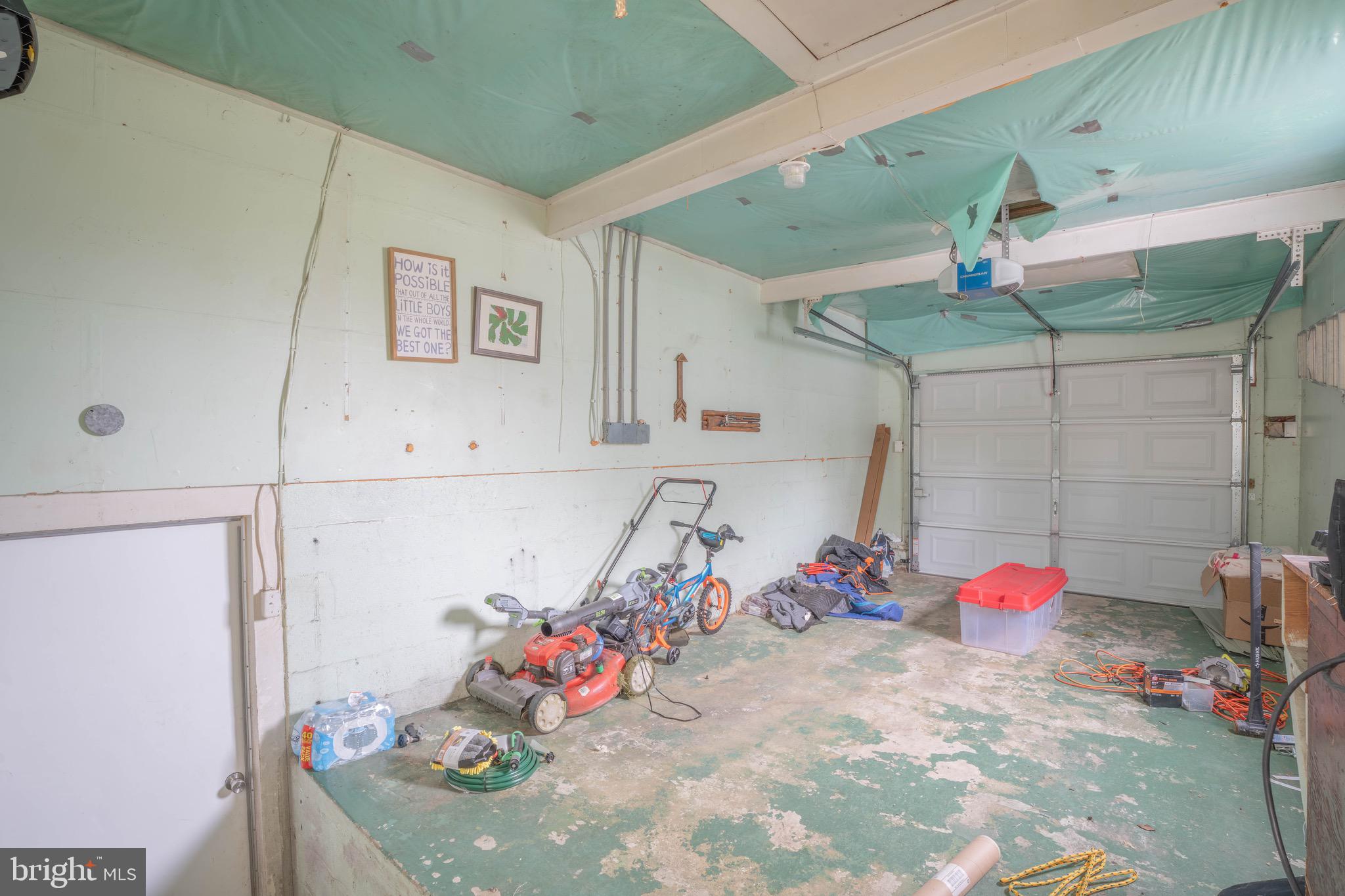 23 Springlane Drive Blackwood, NJ 08012 - Photo 36 of 39 garage