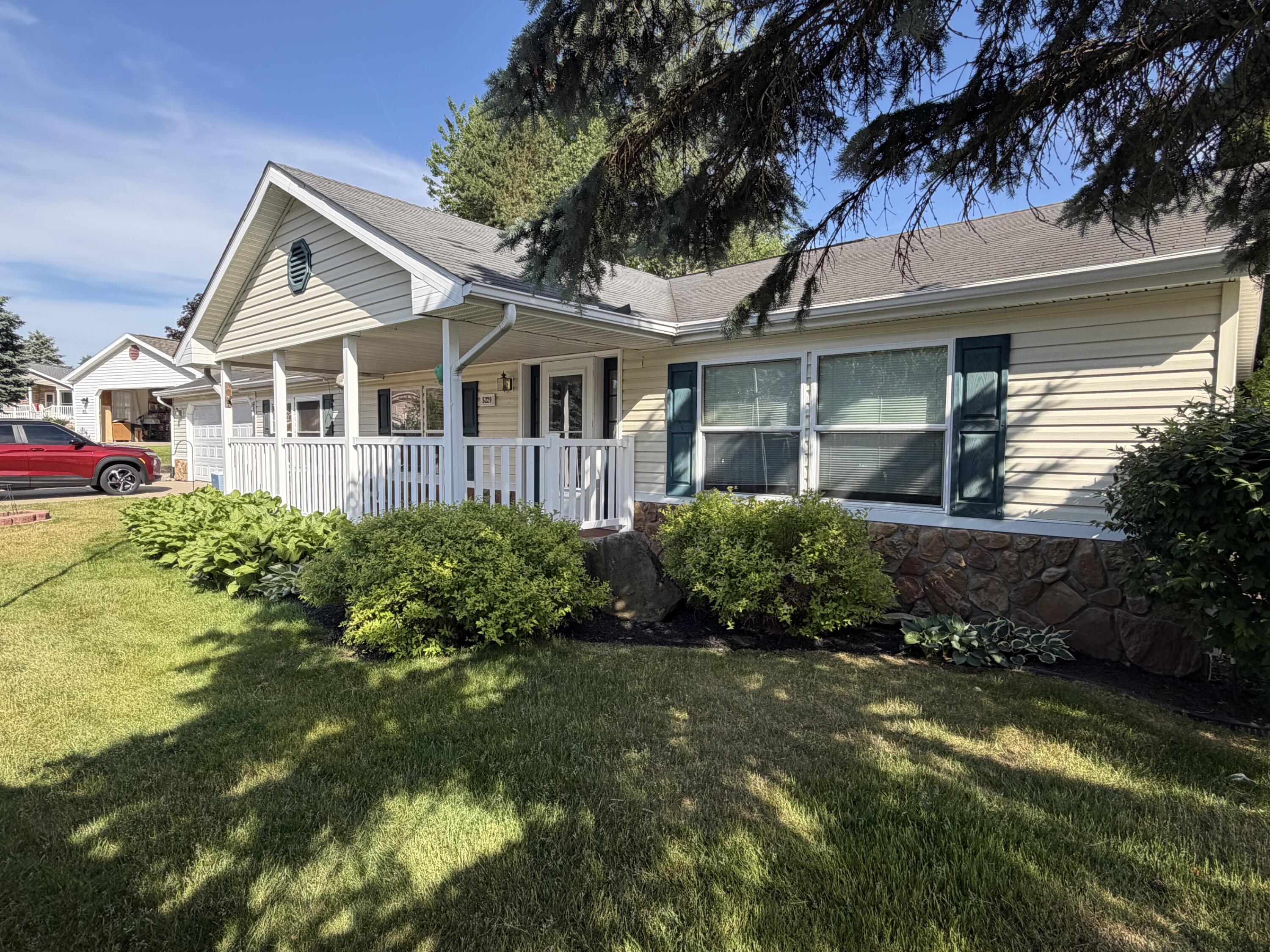 5229 Pine Arbor Ridge, Unit 66 Kalamazoo, MI 49004 - Photo 20 of 27 IMG_0810