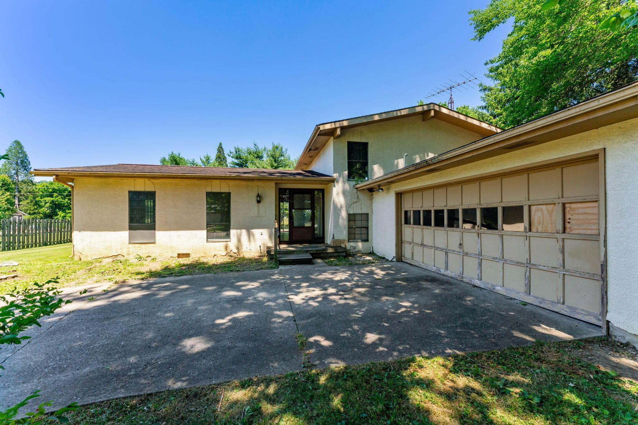 1169 James Road Newark, OH 43055 - Photo 4 of 46 4-web-or-mls-1169-james-rd