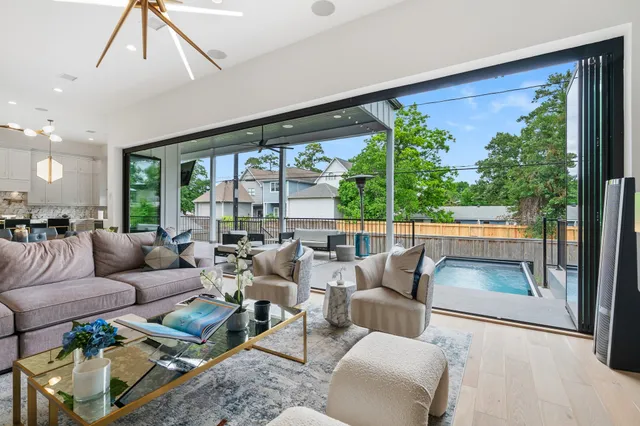 $12,500 | 1011 Wynnwood Lane, Houston, TX 77008