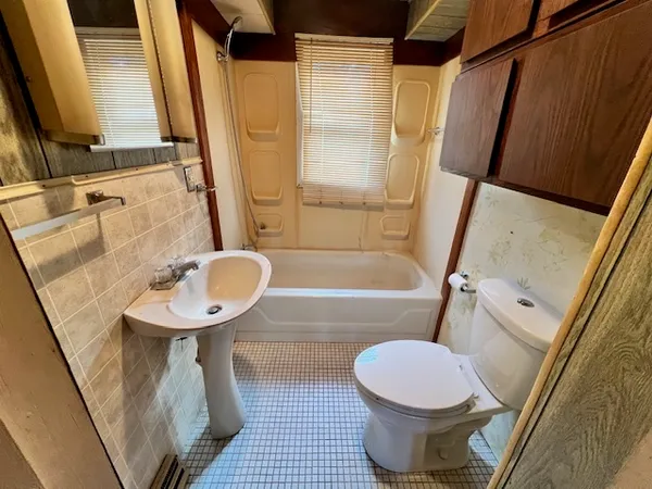 $85,000 | 913 South 15th Avenue, Freeport, IL 61032