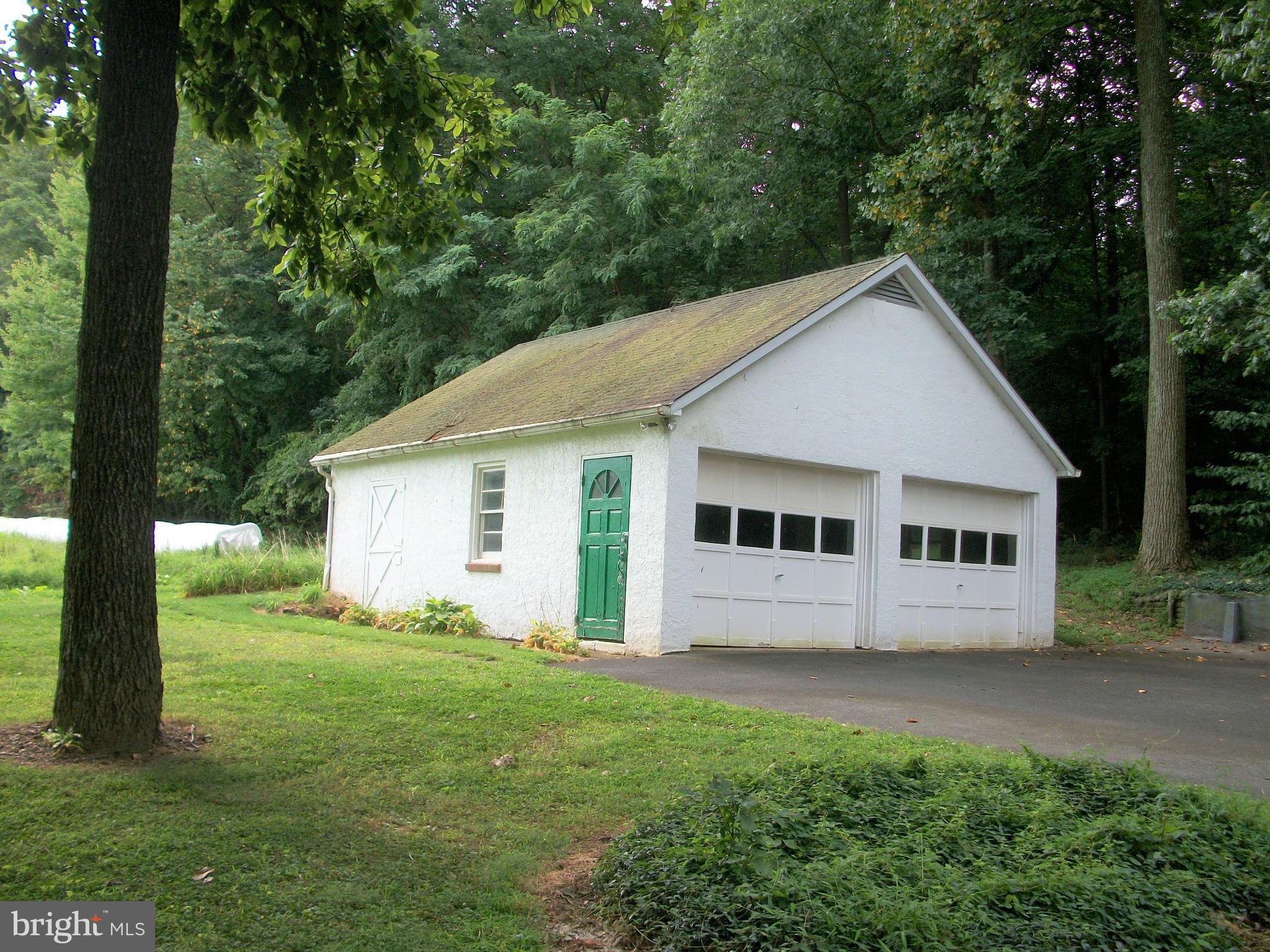 2012 White House Road Bel Air, MD 21015 - Photo 51 of 53 Garage No. 1 - side and front view