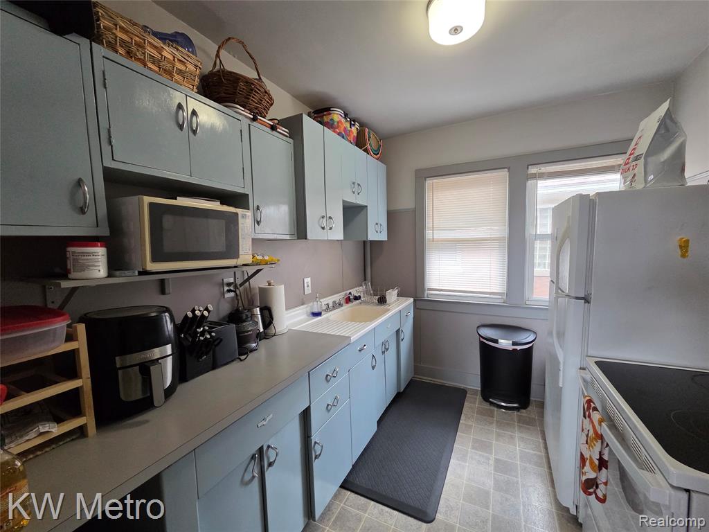226 Fielding Street Ferndale, MI 48220 - Photo 2 of 9