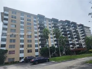 $1,600 | 4174 Inverrary Drive, Unit 911, Lauderhill, FL 33319