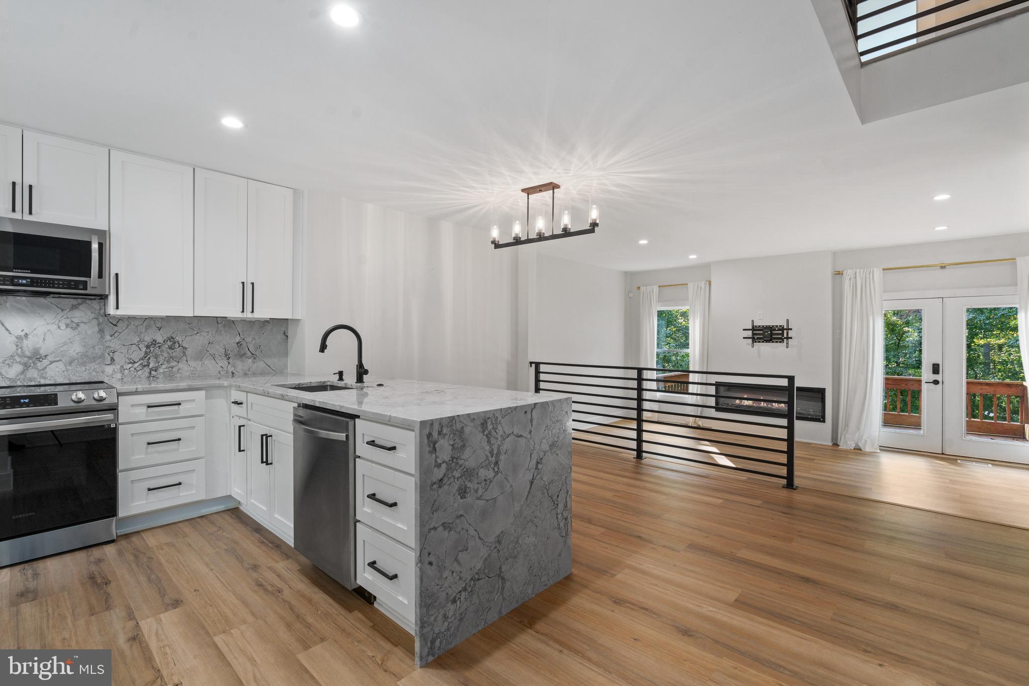 1664 Oak Spring Way Reston, VA 20190 - Photo 12 of 72 Gallery Image 12