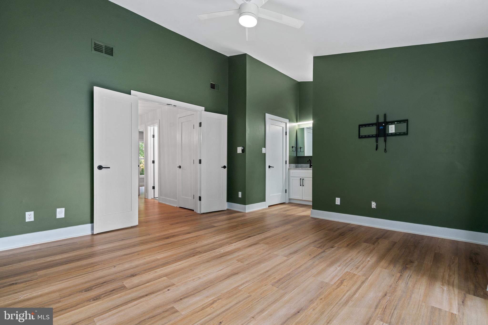 1664 Oak Spring Way Reston, VA 20190 - Photo 19 of 72 Gallery Image 19