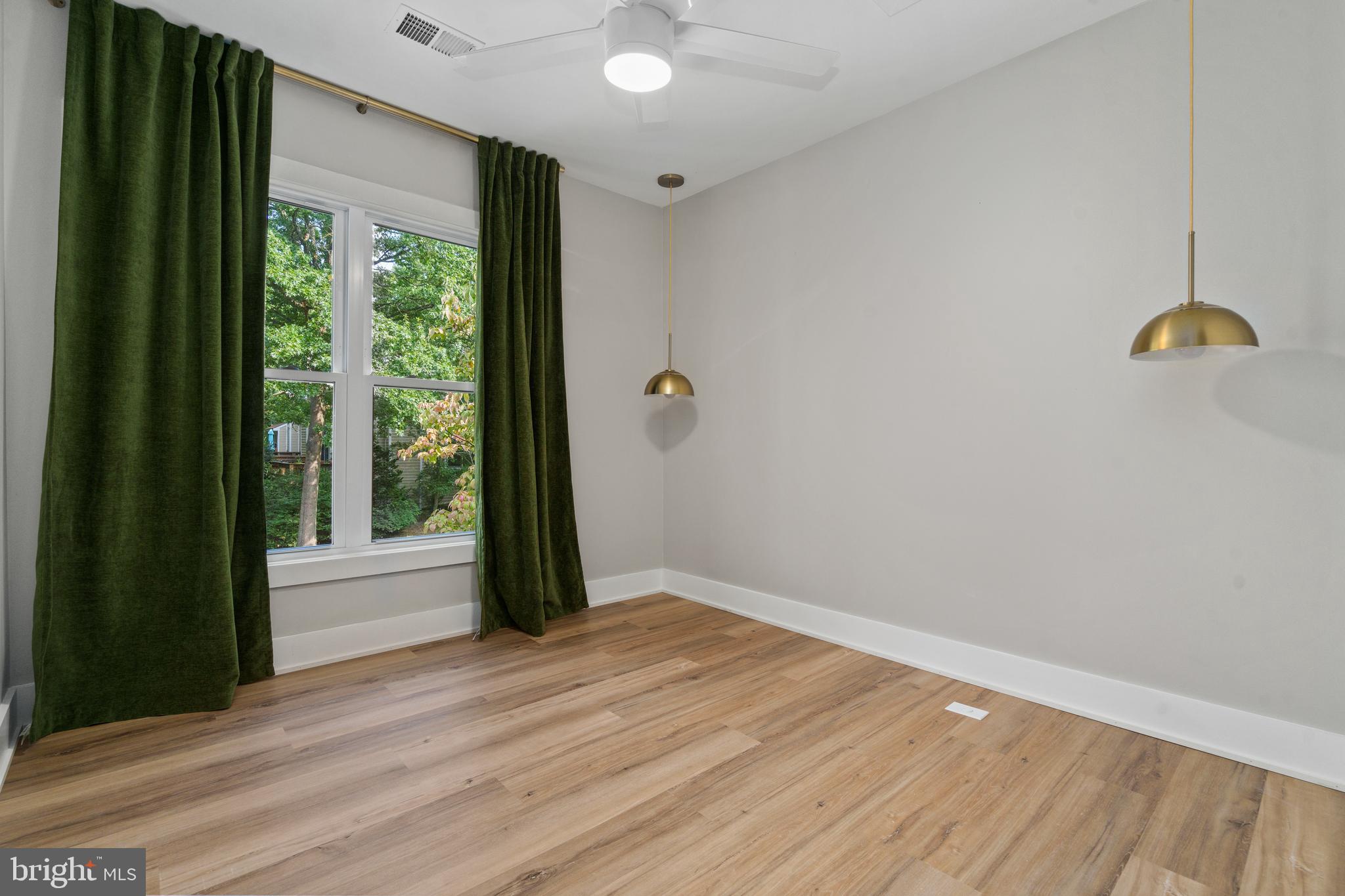 1664 Oak Spring Way Reston, VA 20190 - Photo 27 of 72 Gallery Image 27