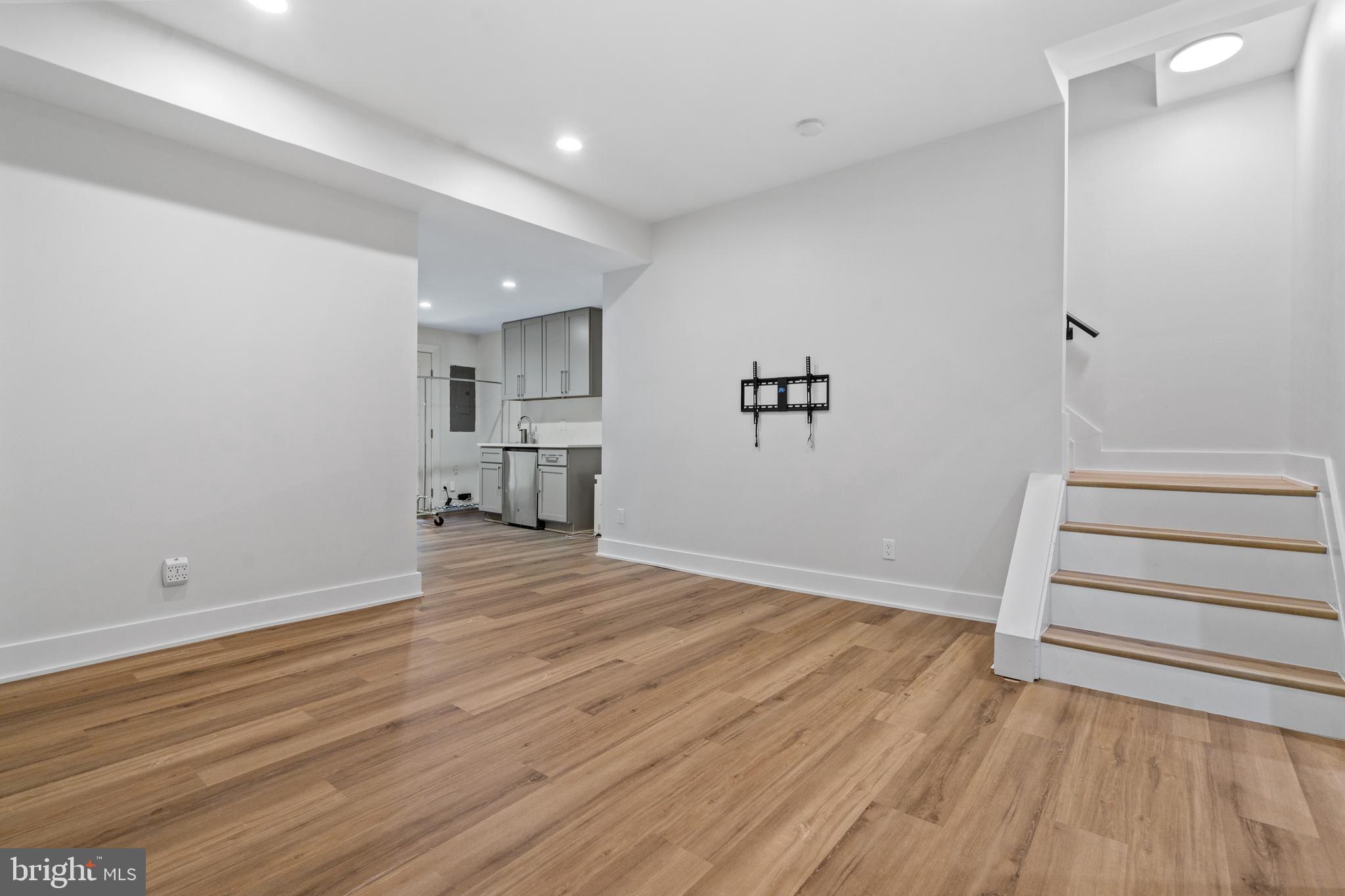 1664 Oak Spring Way Reston, VA 20190 - Photo 29 of 72 Gallery Image 29