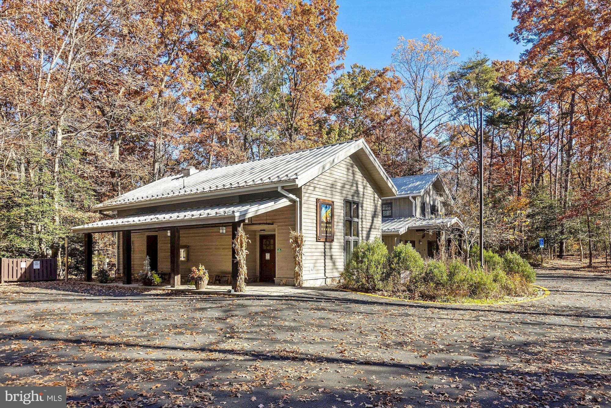 1664 Oak Spring Way Reston, VA 20190 - Photo 43 of 72 Gallery Image 43
