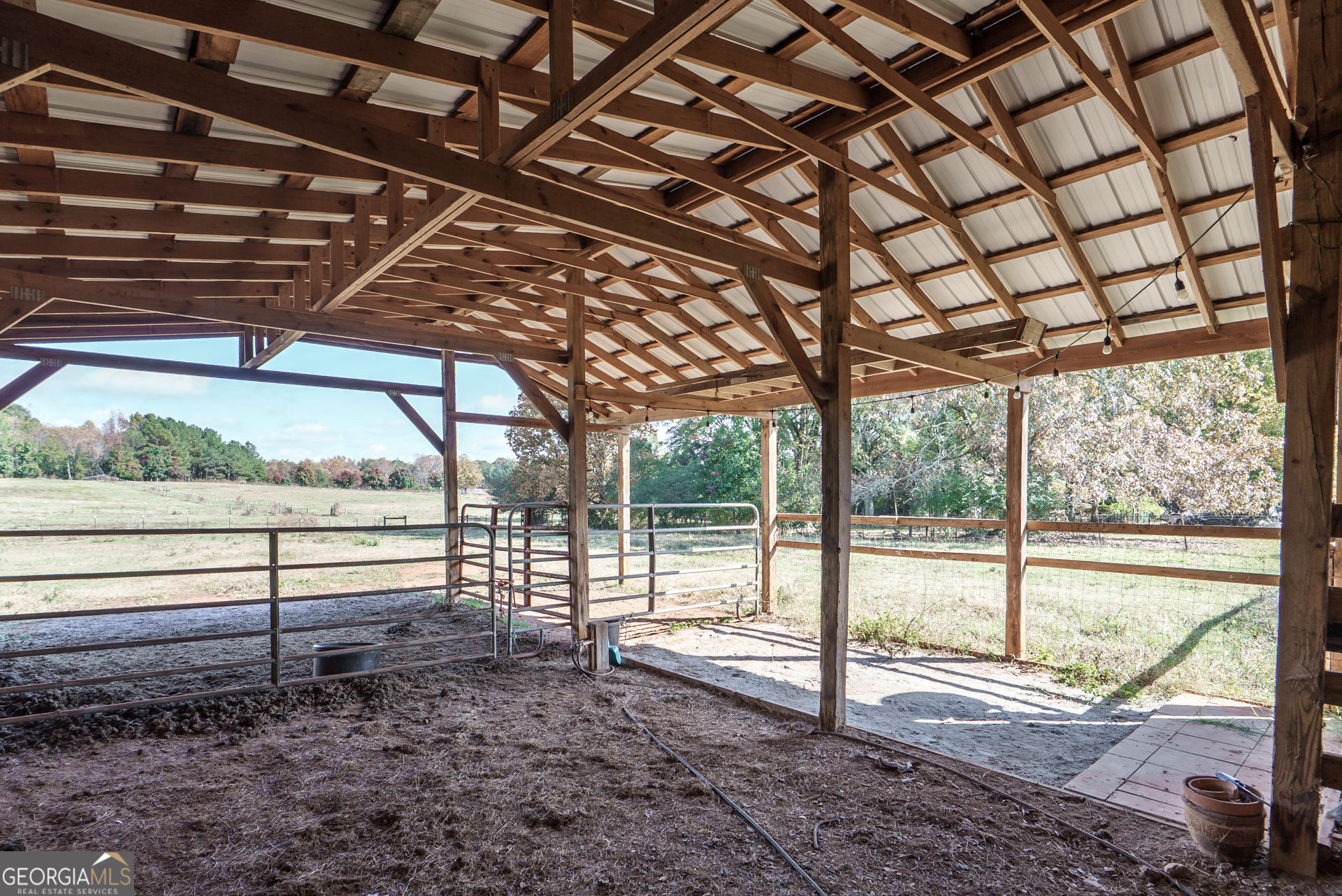 1121 Prospect Road, Unit A Madison, GA 30650 - Photo 10 of 34 a view of a backyard
