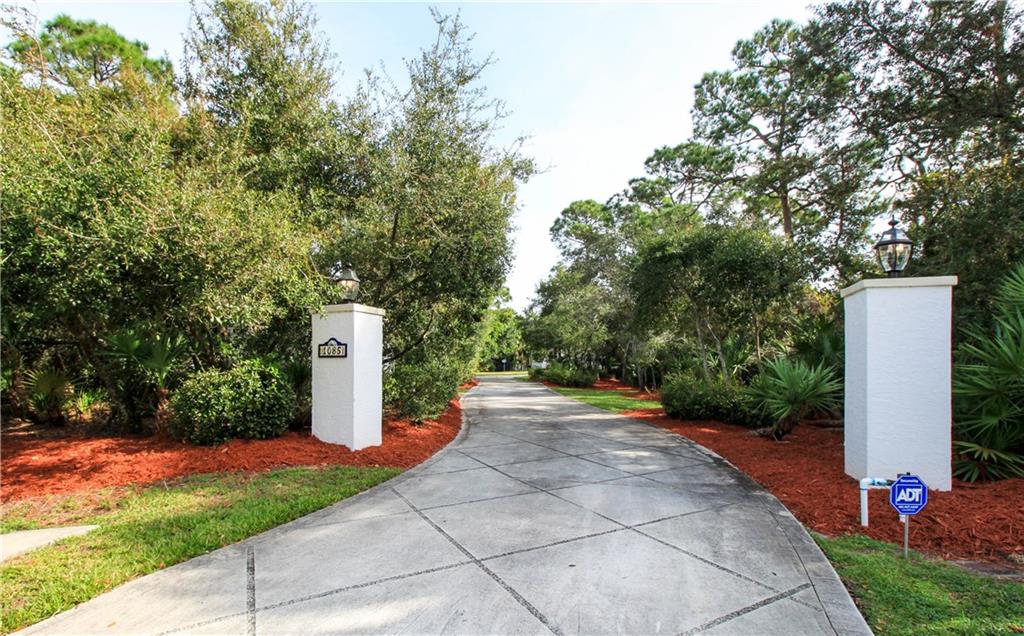 1085 Southwest Blue Water Way Stuart, FL 34997 - Photo 3 of 32 Gallery Image 3