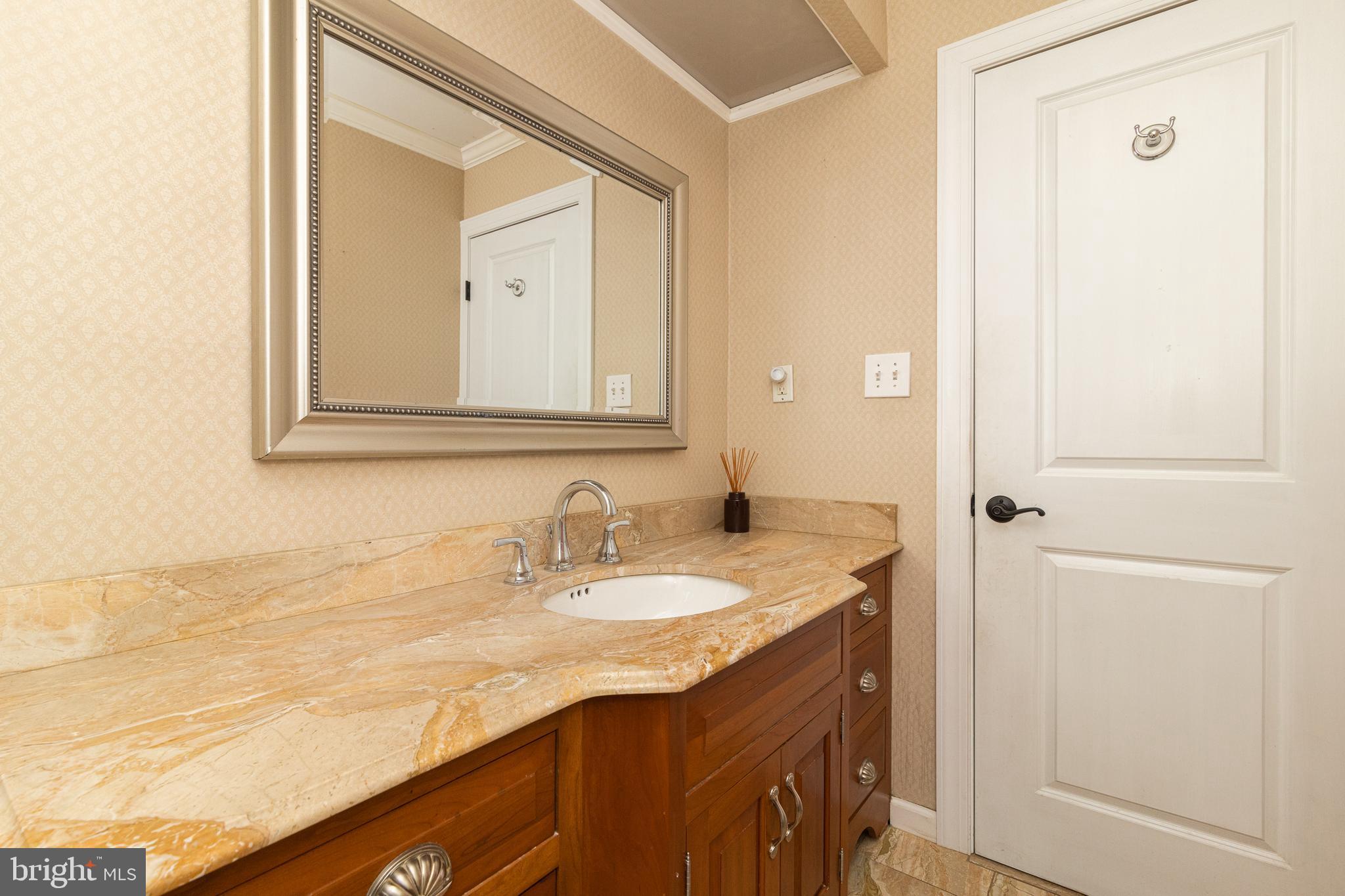 621 Kings Road Yardley, PA 19067 - Photo 18 of 33 Full hall bath first floor
