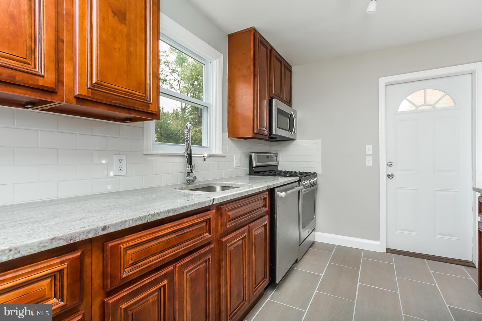 3303 Shelburne Road Baltimore, MD 21208 - Photo 11 of 30 Interior (General)