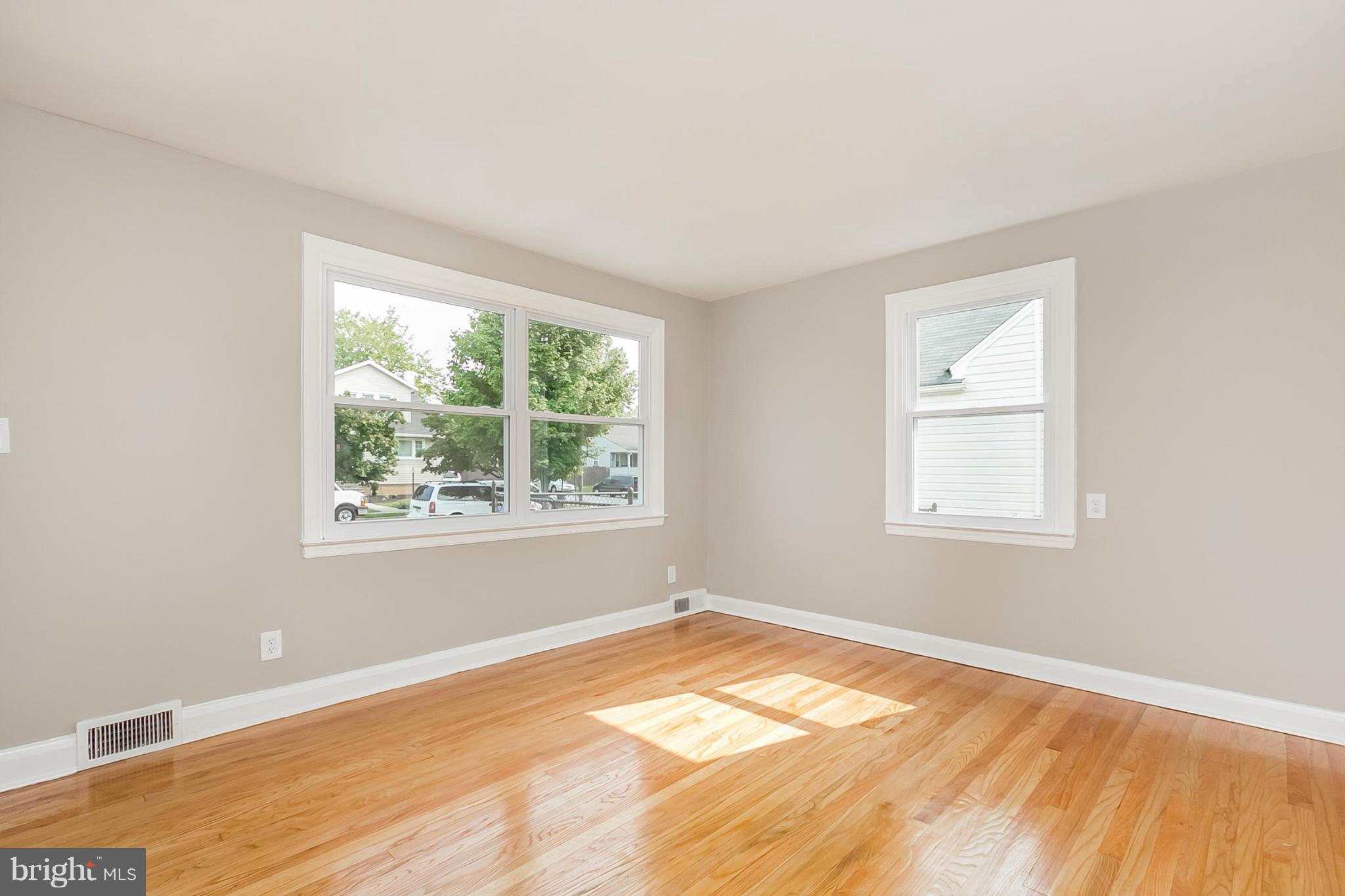 3303 Shelburne Road Baltimore, MD 21208 - Photo 4 of 30 Interior (General)
