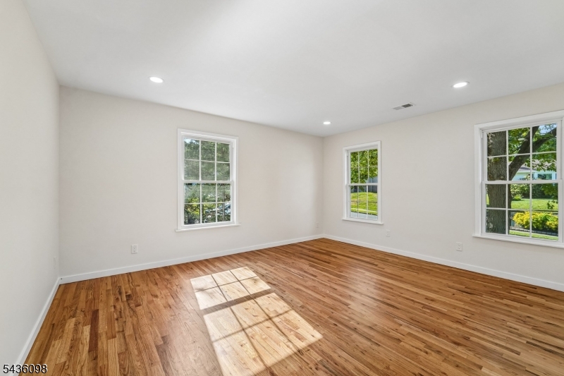 14 Witkowski Way Wayne, NJ 07470 - Photo 22 of 37