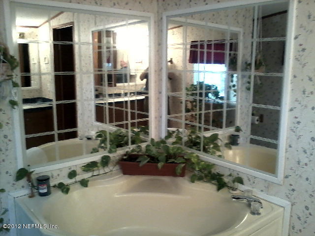 5291 Collins Road, Unit 269 Jacksonville, FL 32244 - Photo 8 of 12 Master Bath/Garden Tub