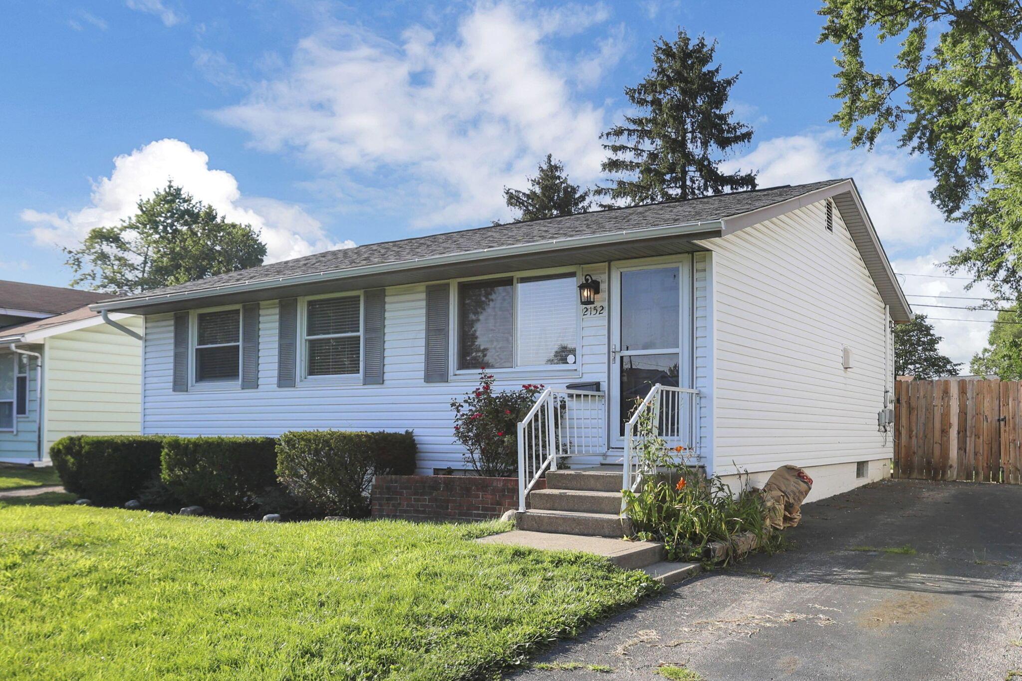 2152 Brookfield Road Columbus, OH 43229 - Photo 7 of 30 6-web-or-mls-6-print-7W3A3758-2 - Copy