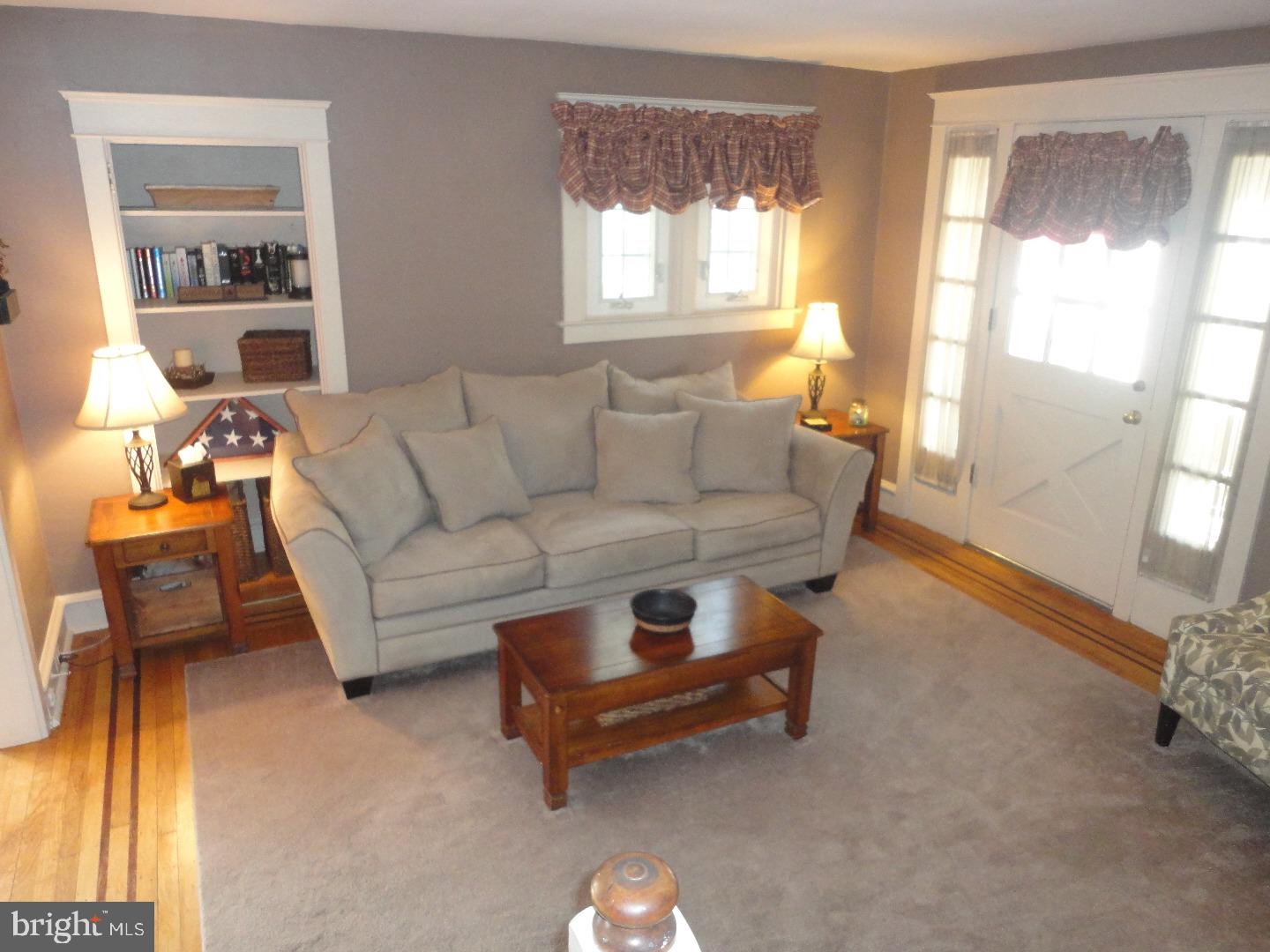 249 Ballymore Road Springfield, PA 19064 - Photo 5 of 24 Living Room