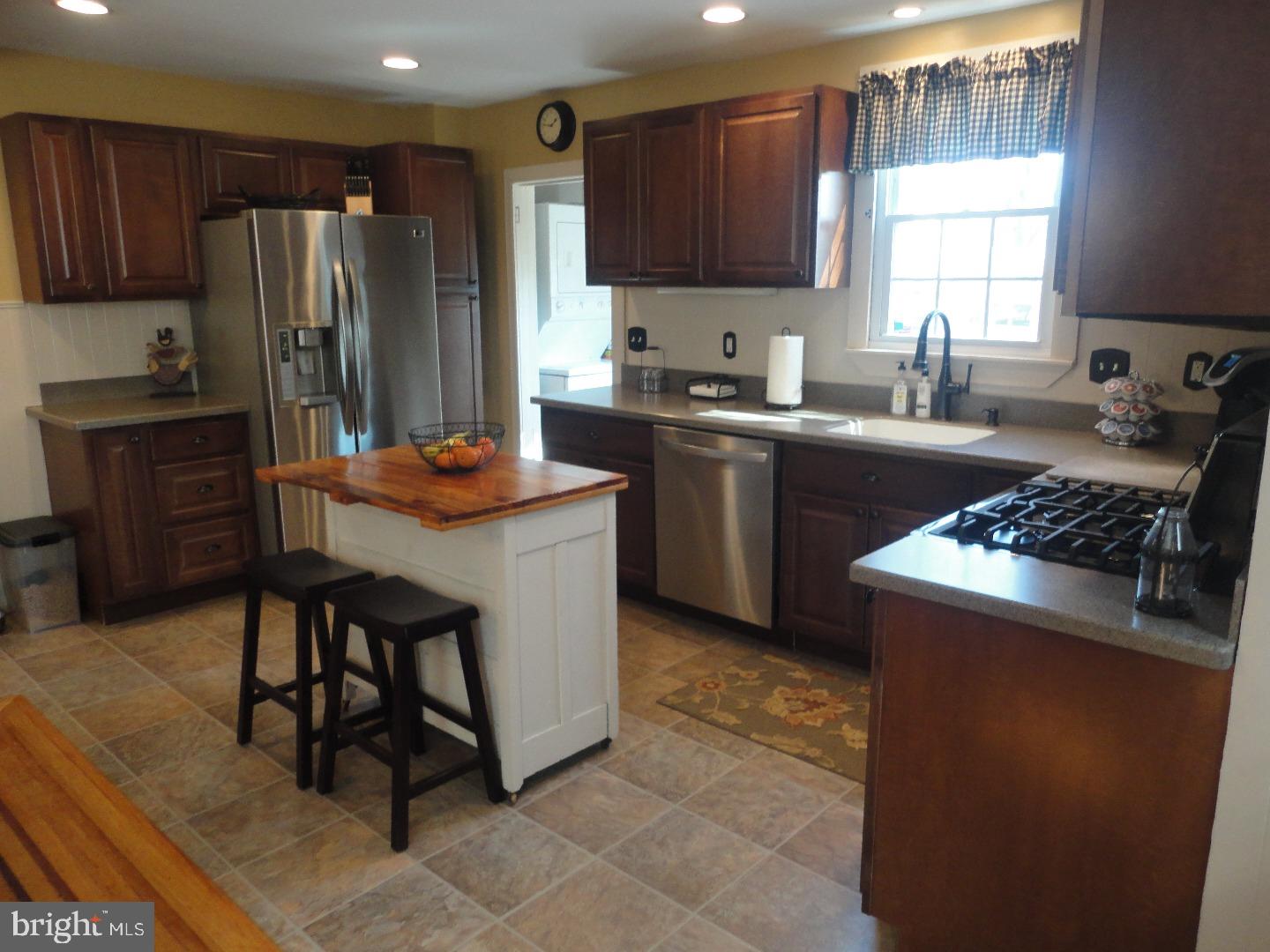 249 Ballymore Road Springfield, PA 19064 - Photo 9 of 24 Kitchen