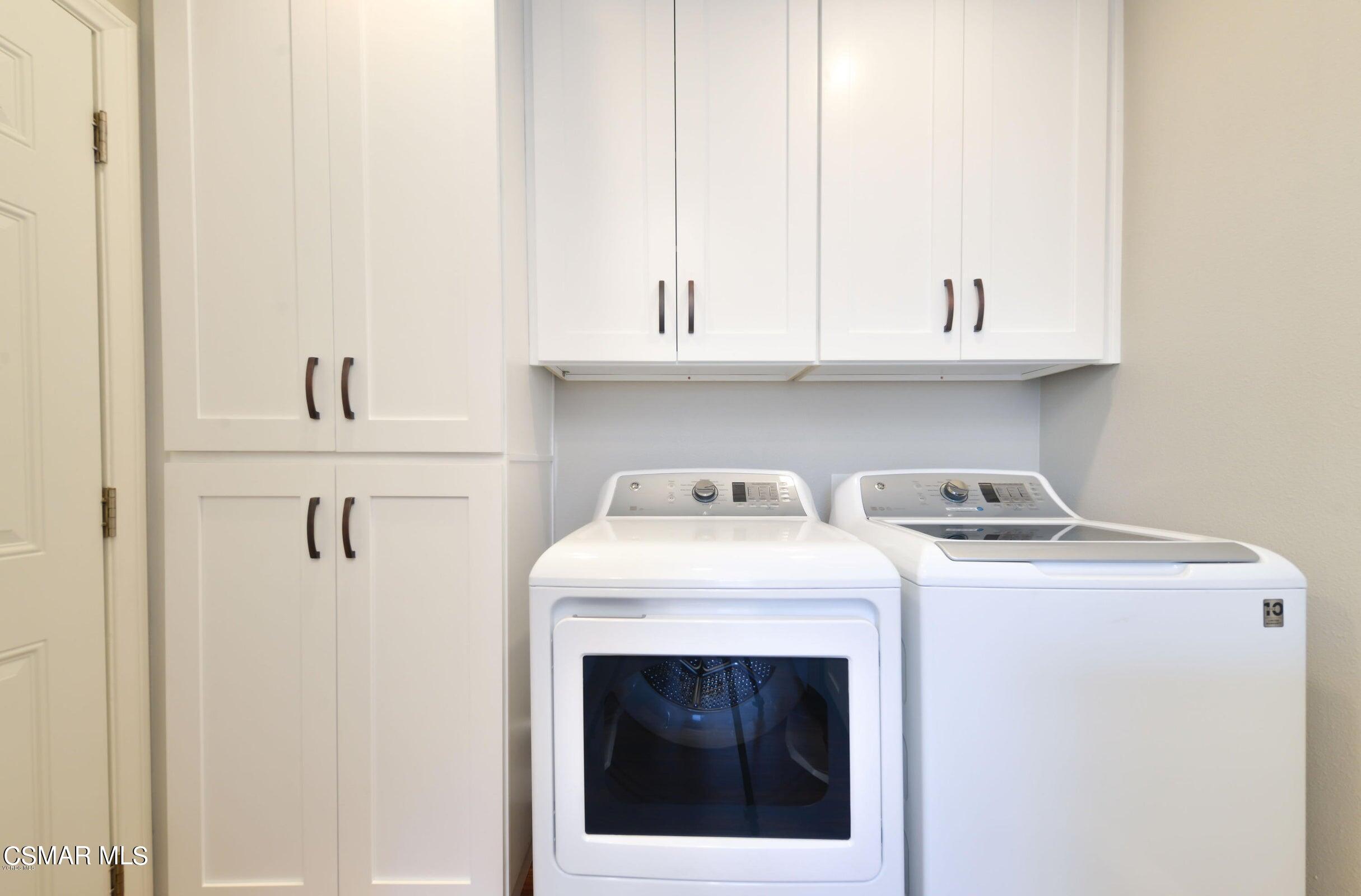 2769 Los Robles Road Thousand Oaks, CA 91362 - Photo 10 of 15 a utility room with dryer and washer