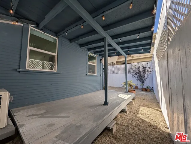 $5,995 | 1015 Granville Avenue, Los Angeles, CA 90049