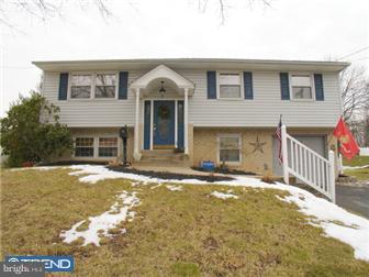 633 Pickering Road Southampton, PA 18966 - Photo 1 of 10 Exterior Front