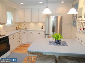 633 Pickering Road Southampton, PA 18966 - Photo 3 of 10 Kitchen