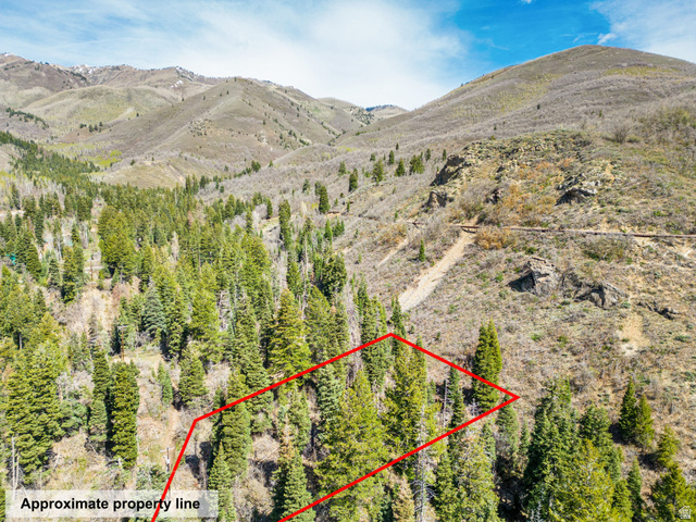 20 Success Trail, Unit 20 Midway, UT 84049 - Photo 6 of 18 Aerial view of property's location featuring property boundaries highlighted and mountains
