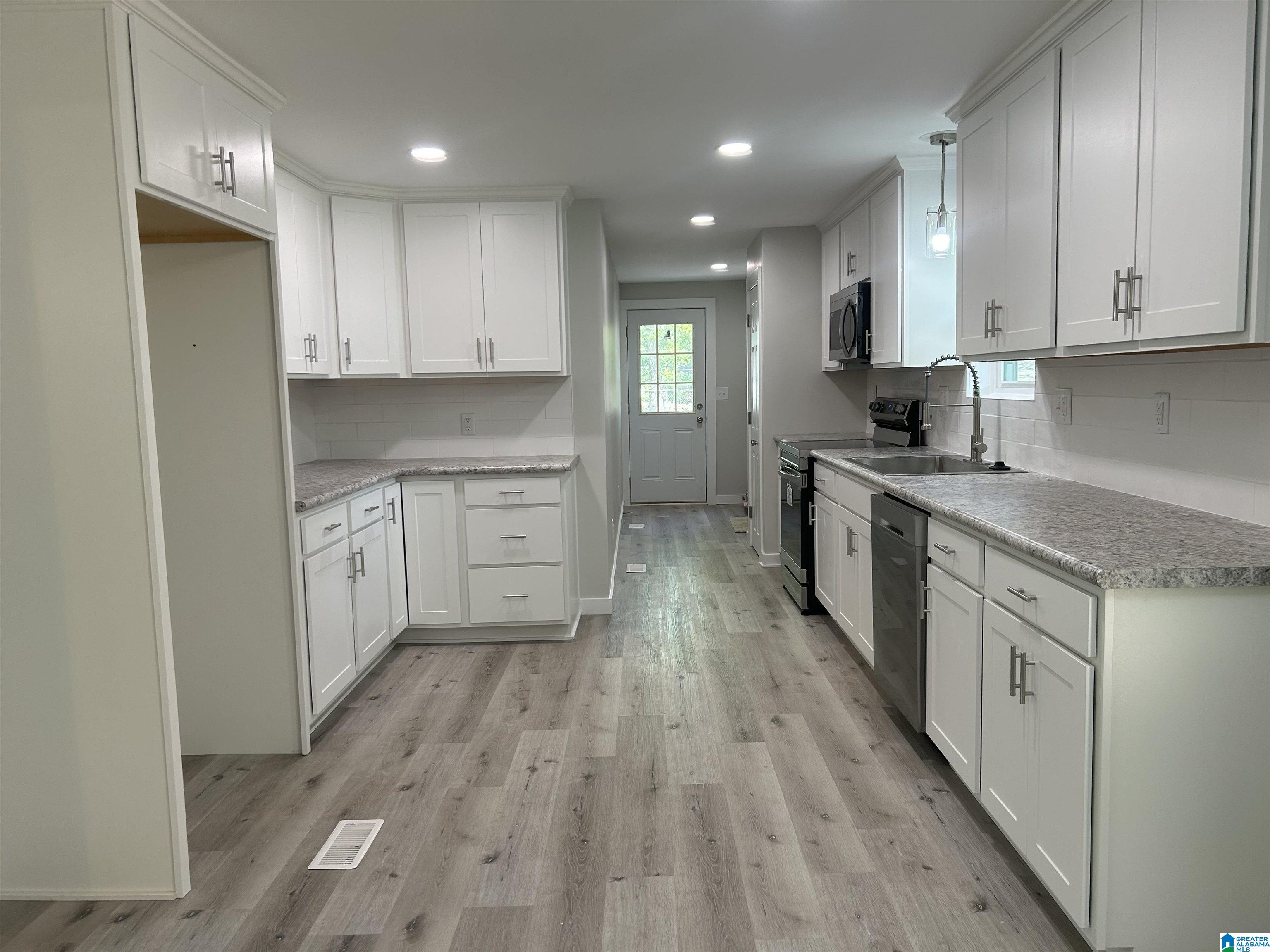 786 Merlin Drive Calera, AL 35040 - Photo 12 of 31