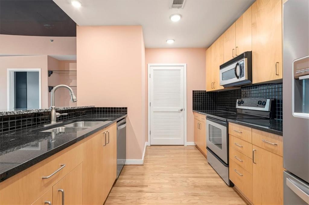 250 Pharr Road Northeast, Unit 213 Atlanta, GA 30305 - Photo 3 of 46