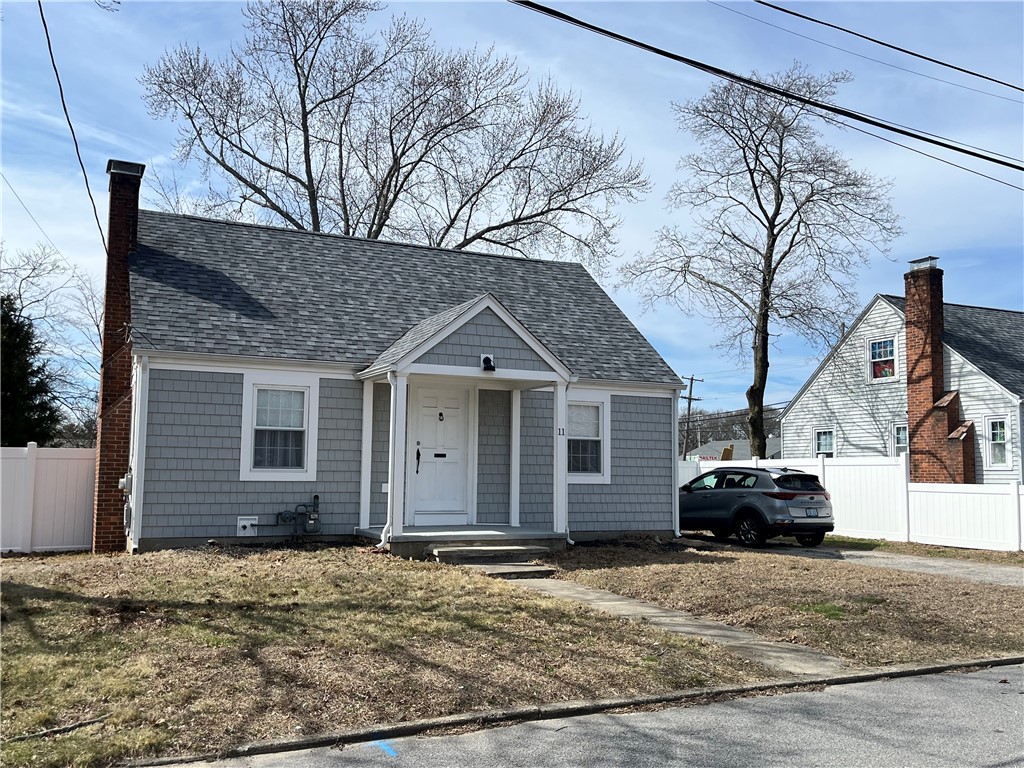 11 MacArthur Drive Warwick, RI 02889 - Photo 2 of 23