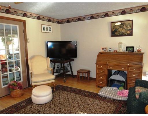 154 Old Lisbon Road Lewiston, ME 04240 - Photo 6 of 17 Living Room.