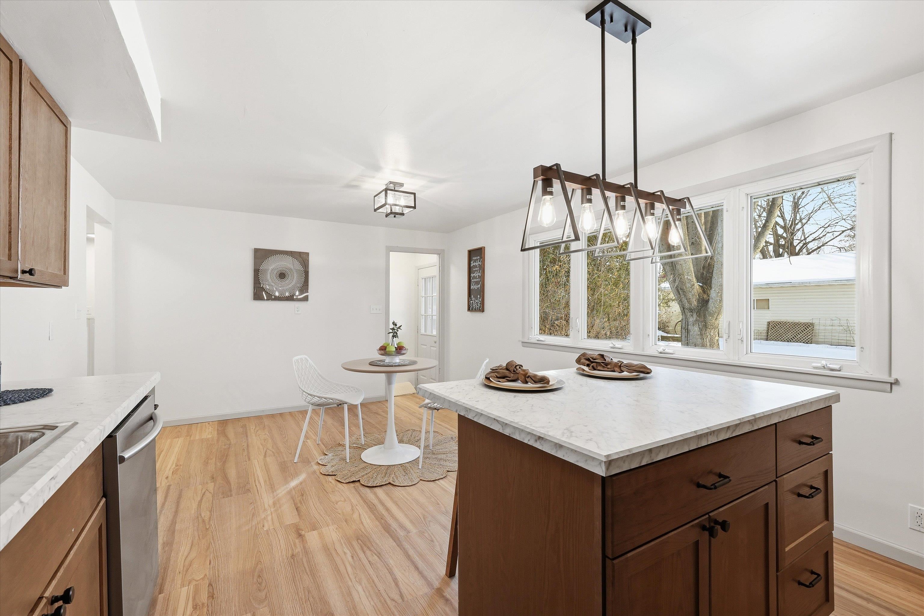 1237 East Calumet Street Appleton, WI 54915 - Photo 6 of 30